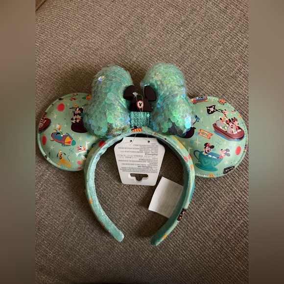 Disney celebration crew spirit jersey and ears - Picture 7 of 8